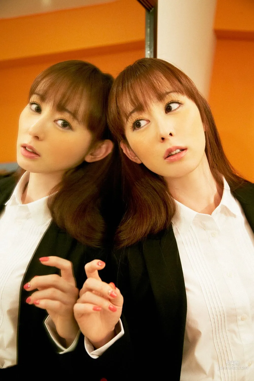 秋山莉奈《オシリーナのプライベート》写真集 [YS Web] Vol.5561