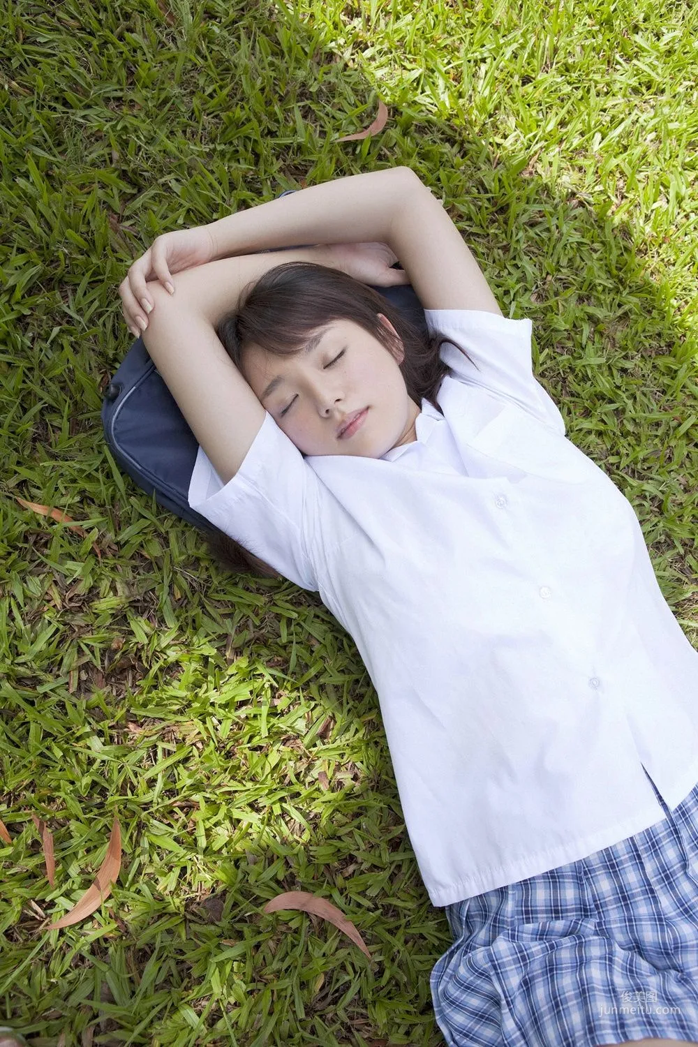 篠崎愛《らぶたんと夏休み》写真集 [YS Web] Vol.41324