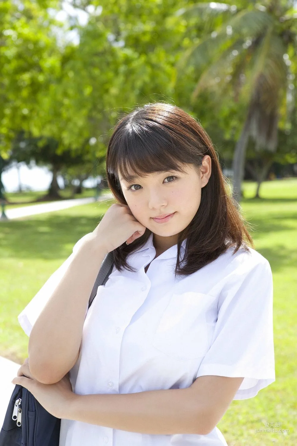 篠崎愛《らぶたんと夏休み》写真集 [YS Web] Vol.41317