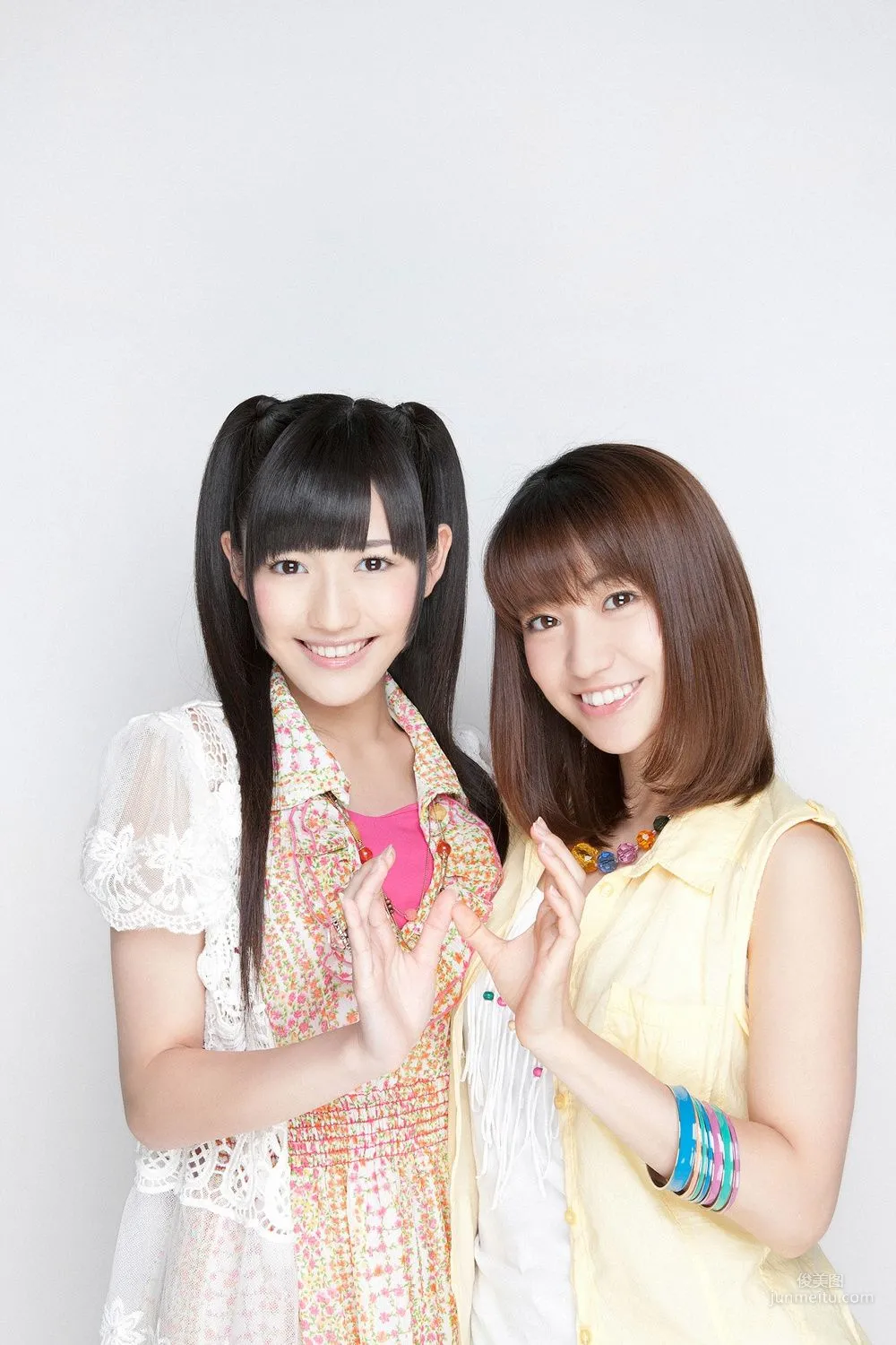 大島優子/渡辺麻友《ゆうことまゆゆのサマーバケーション》写真集 [YS Web] Vol.4352