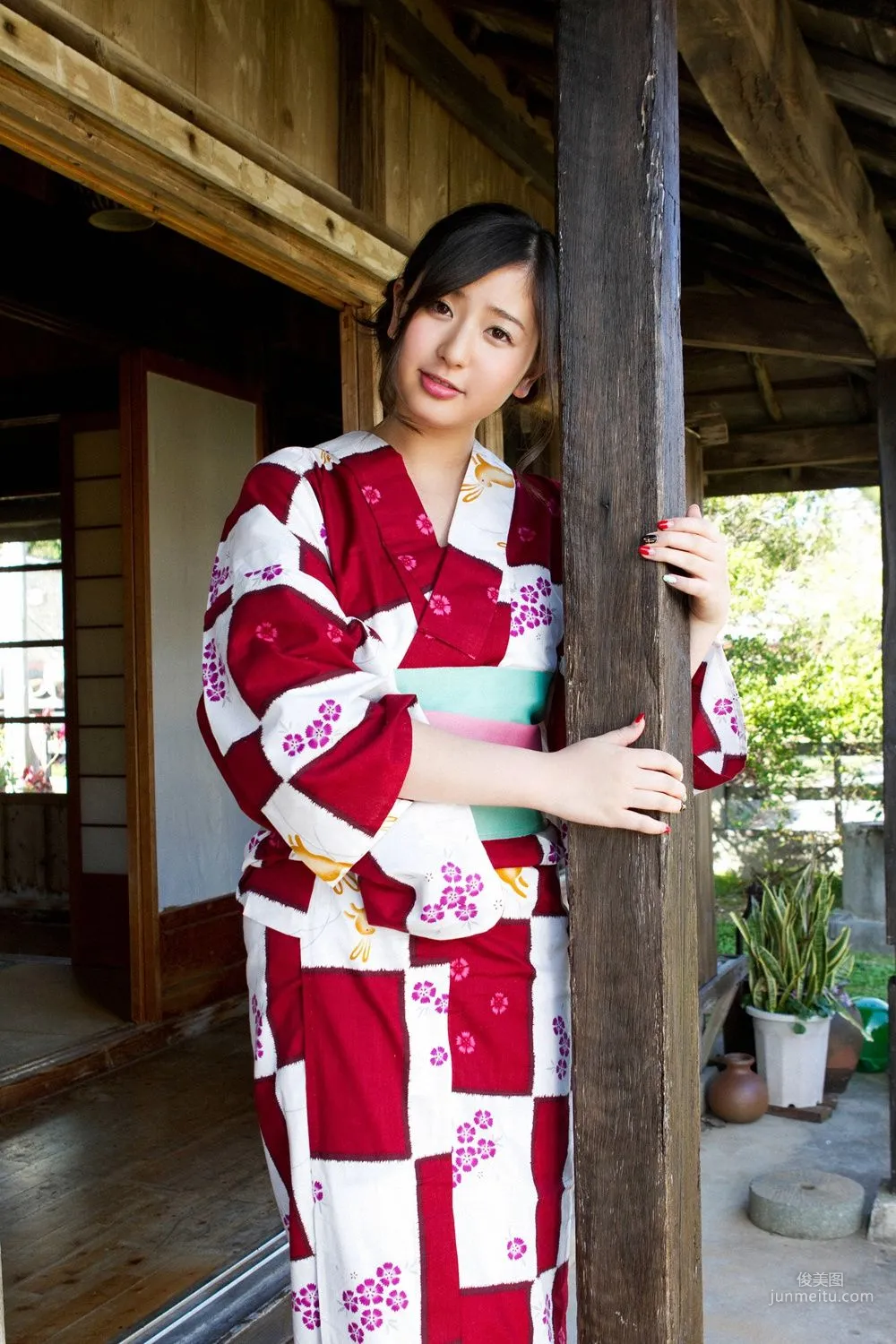 村上友梨《たわわに実った...真夏の果実！》寫真集 [YS Web] Vol.561 4