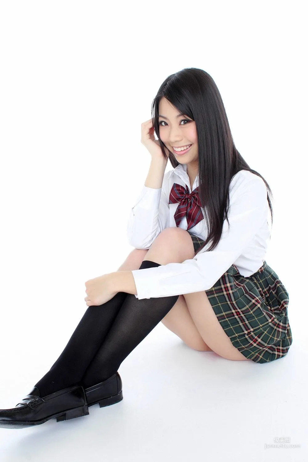鈴木ふみ奈《Hカップのグラビア女王入學！》寫真集 [YS Web] Vol.395 5