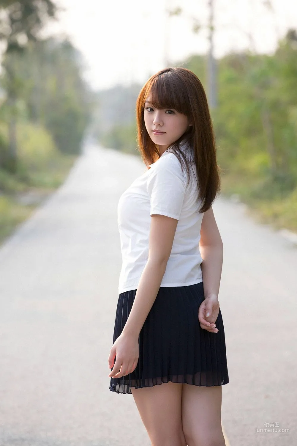 篠崎愛《サマーラブしよう！》写真集 [YS Web] Vol.5601