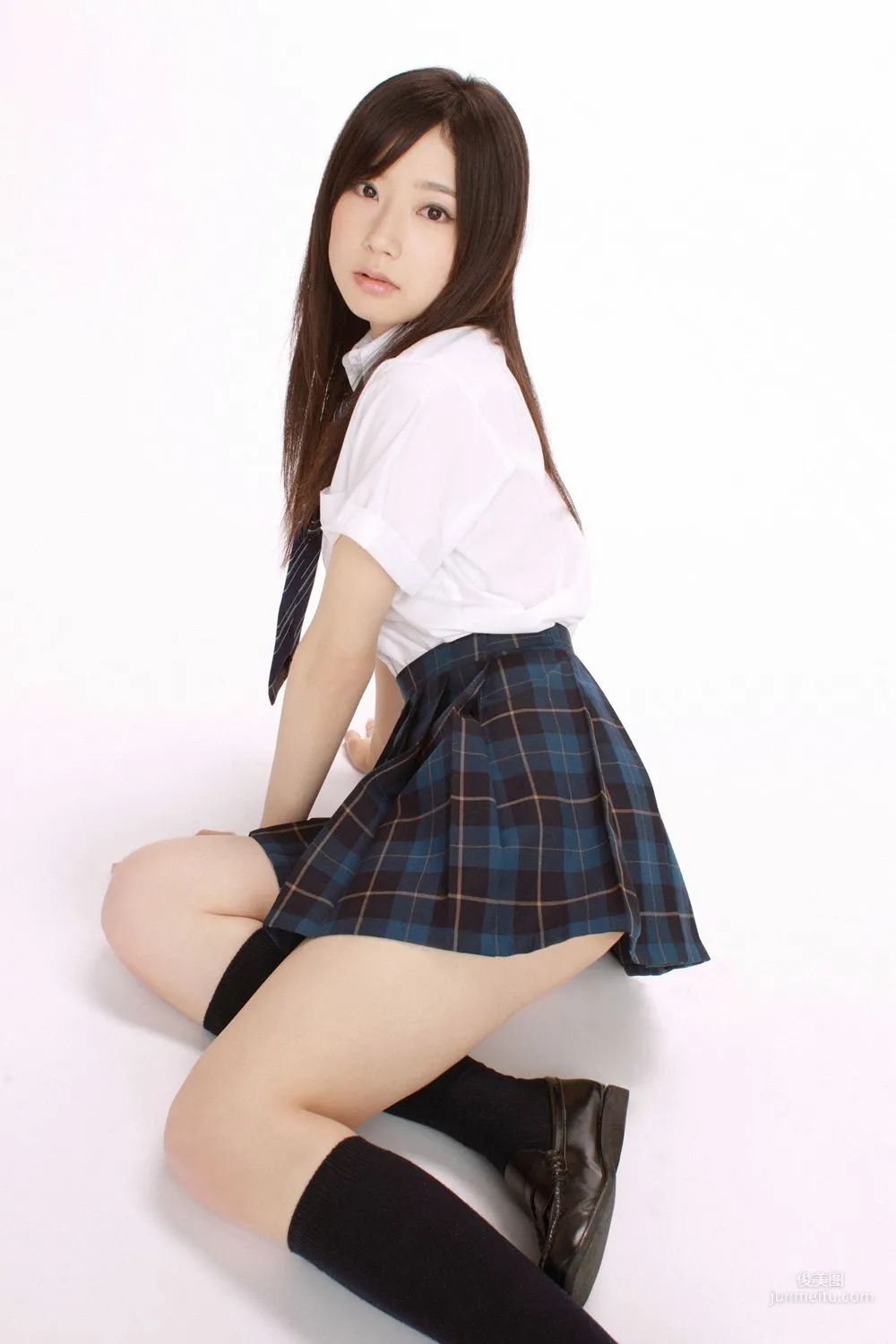 Mika Narumi 成実美香《黑髮おねえサマー入學!》寫真集 [YS Web] Vol.512 4