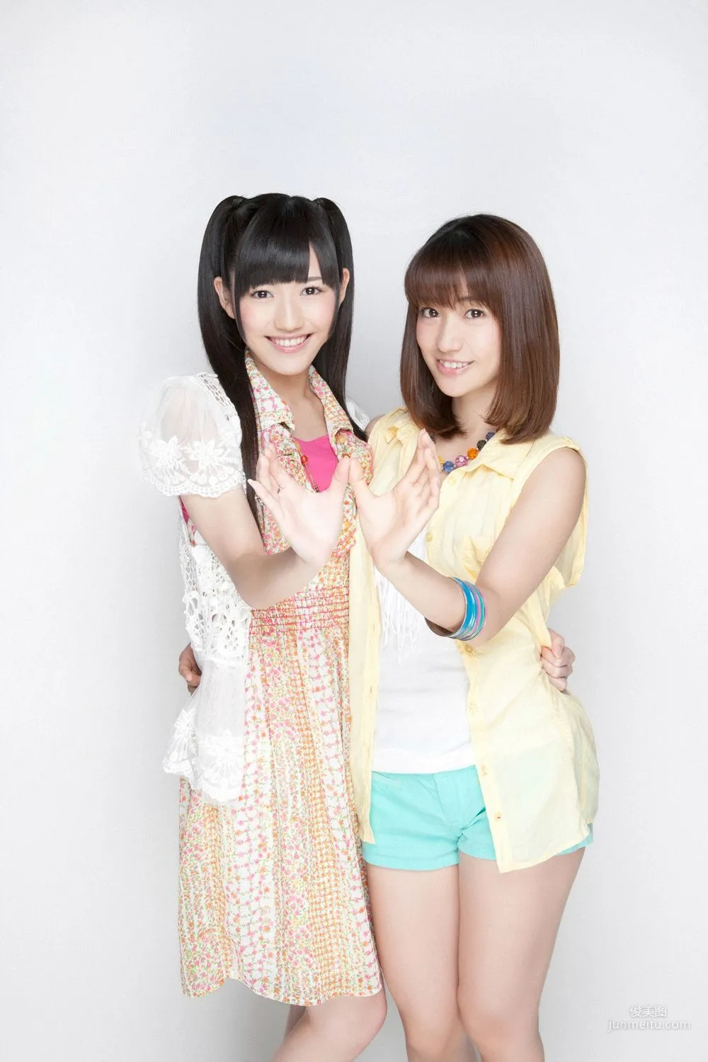 大島優子/渡辺麻友《ゆうことまゆゆのサマーバケーション》写真集 [YS Web] Vol.4351