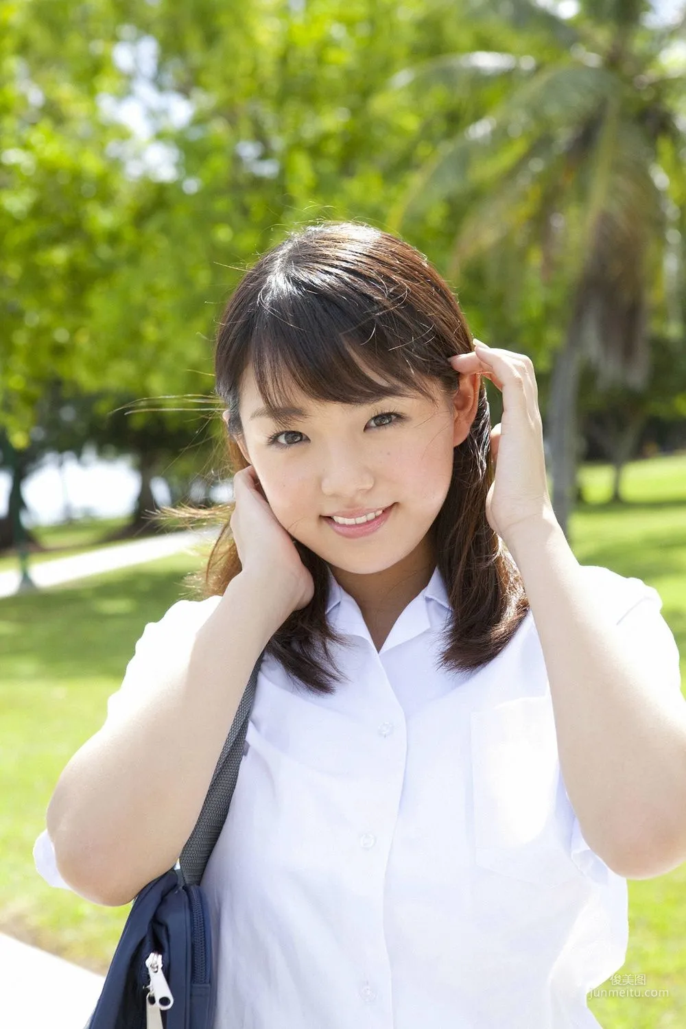 篠崎愛《らぶたんと夏休み》写真集 [YS Web] Vol.41315