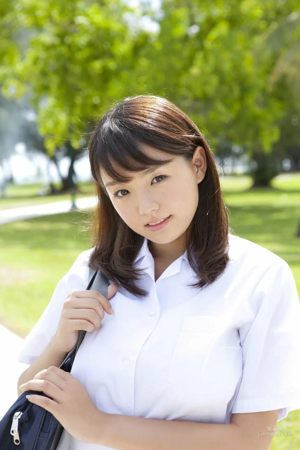 篠崎愛《らぶたんと夏休み》写真集 [YS Web] Vol.41313