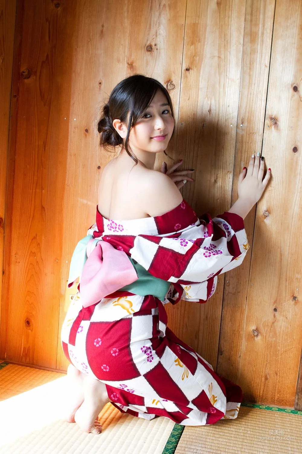村上友梨《たわわに実った...真夏の果実！》寫真集 [YS Web] Vol.561 7
