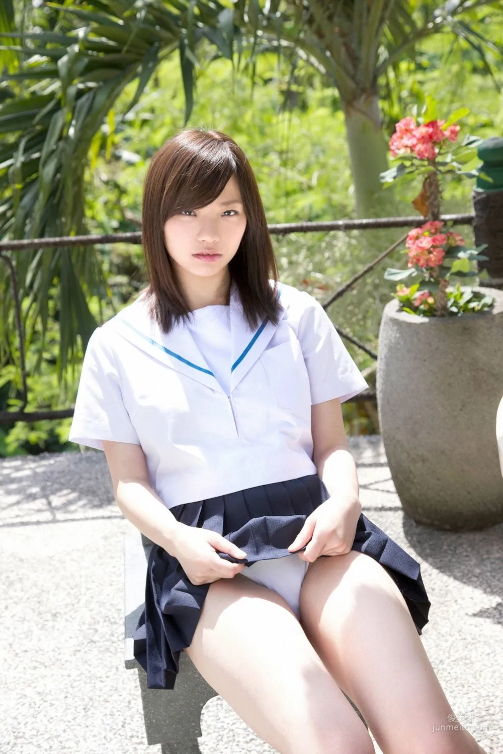 鷹羽澪《ちっちゃおっきい》写真集 [YS Web] Vol.5534