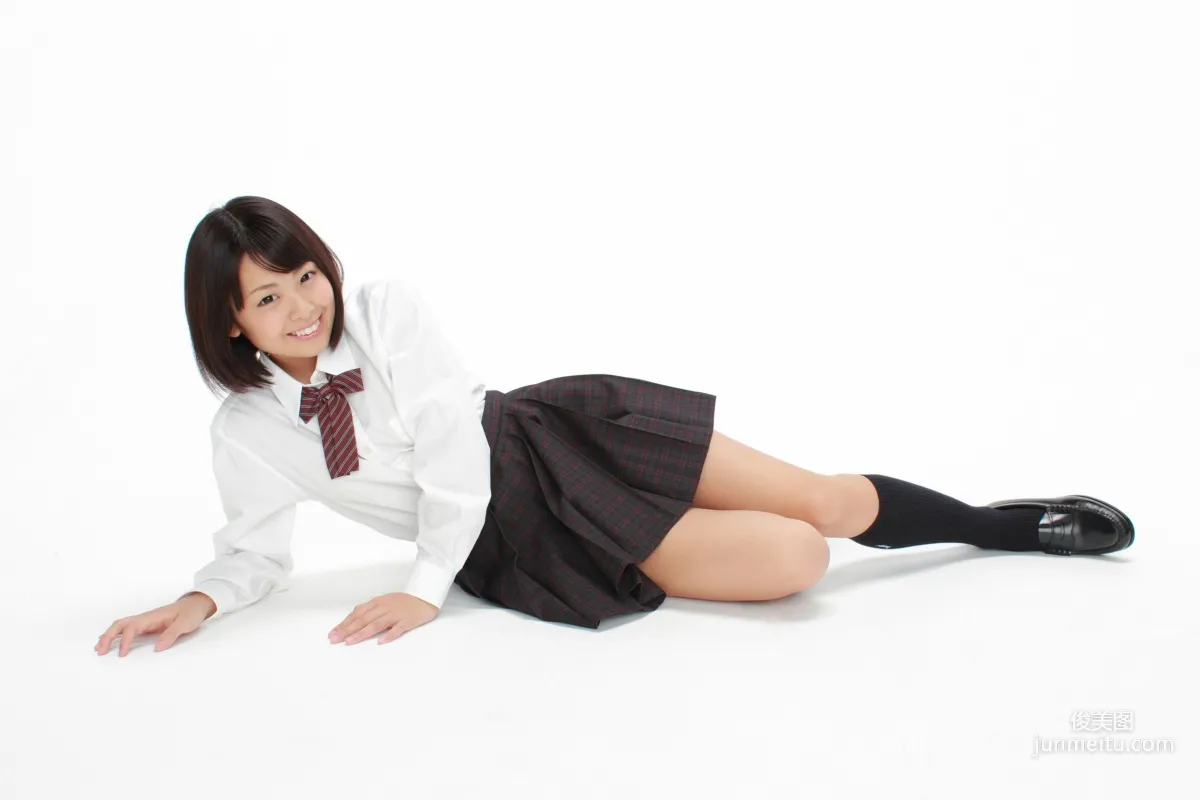 酒井蘭《童顏黑髮ショート入學！》写真集 [YS Web] Vol.47114