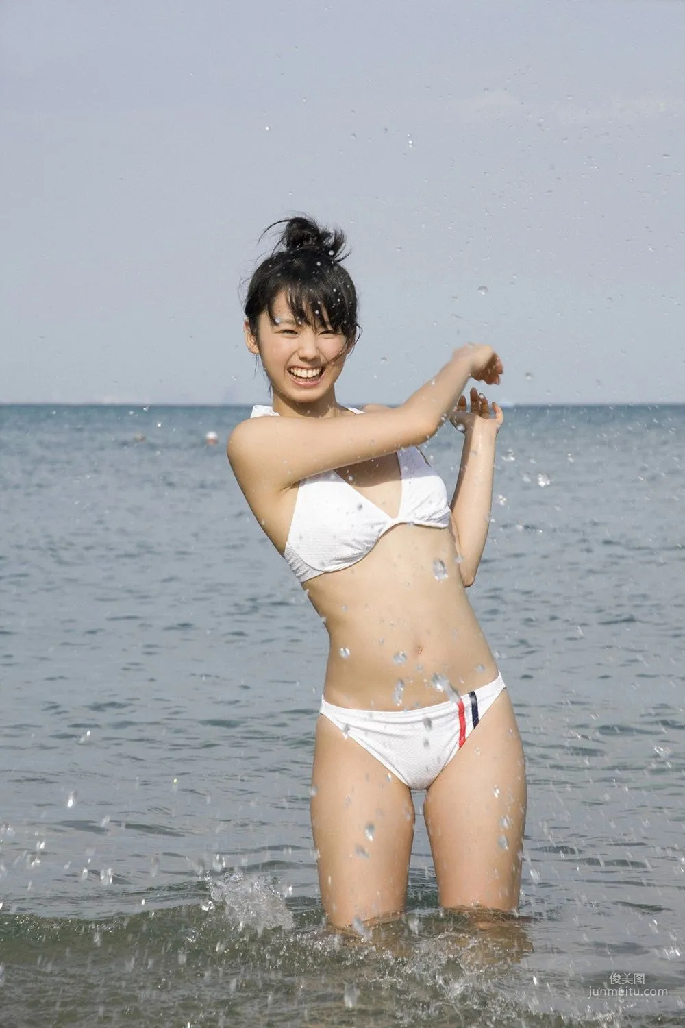 小池裡奈《冒険したいお年頃》寫真集 [YS Web] Vol.377 13
