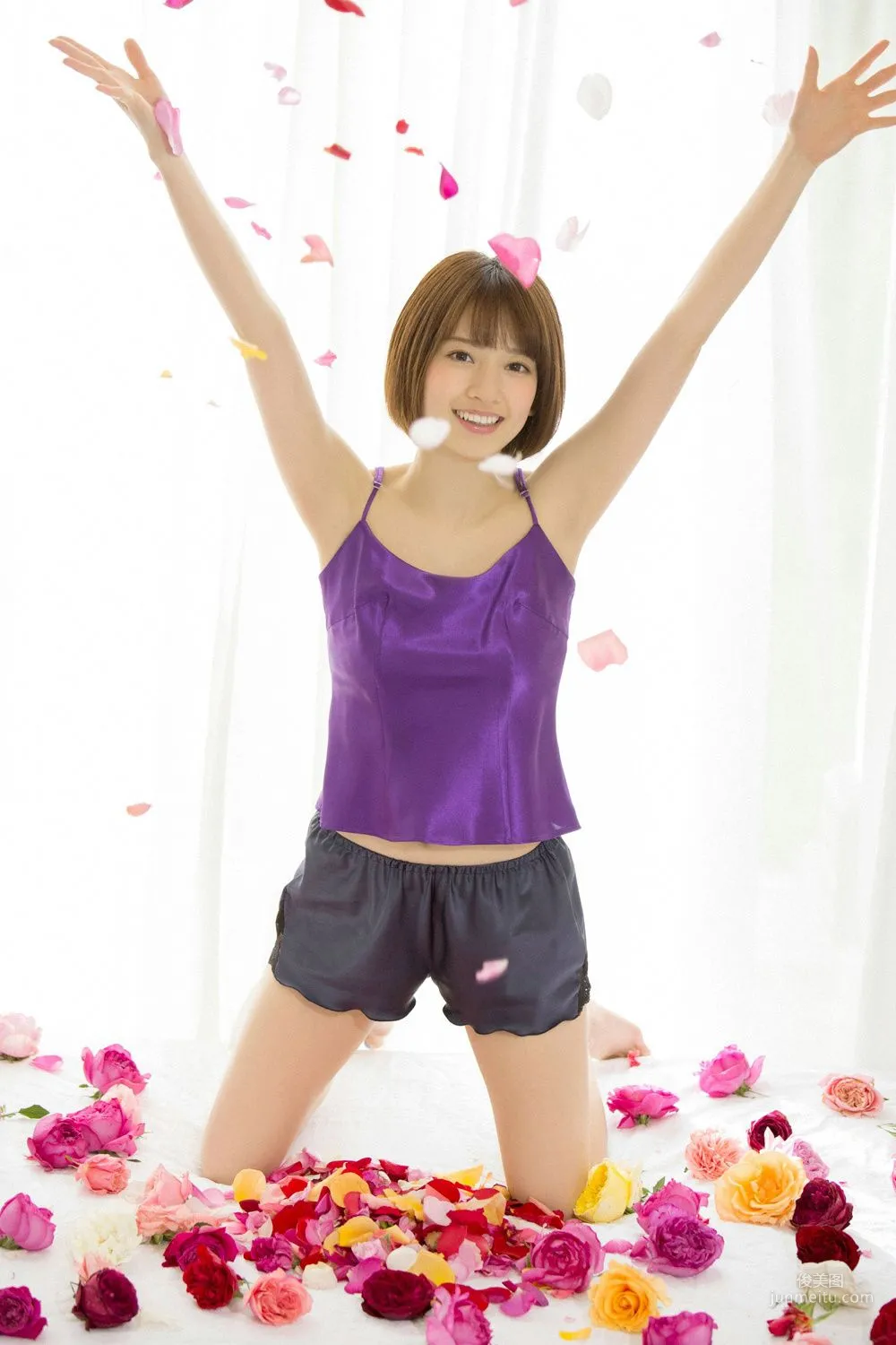 橋本奈々未《この透明感… ドキッ！》写真集 [YS Web] Vol.65321