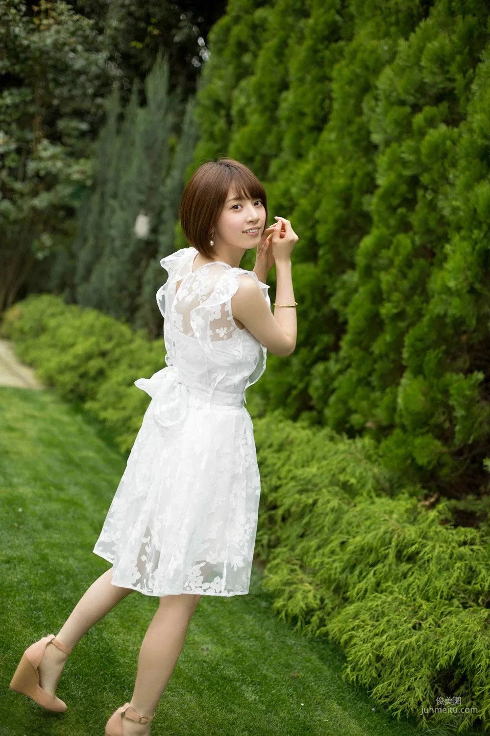 橋本奈々未《この透明感… ドキッ！》写真集 [YS Web] Vol.6534