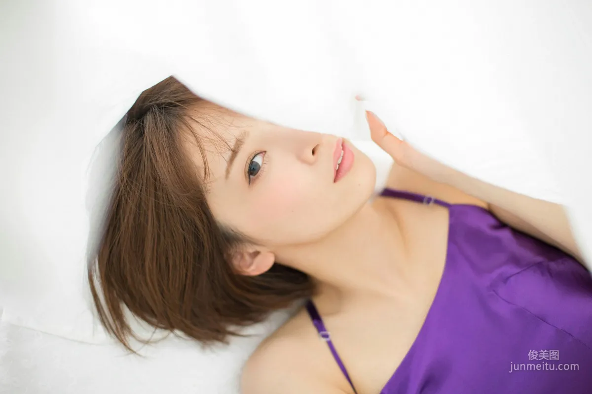橋本奈々未《この透明感… ドキッ！》写真集 [YS Web] Vol.65329