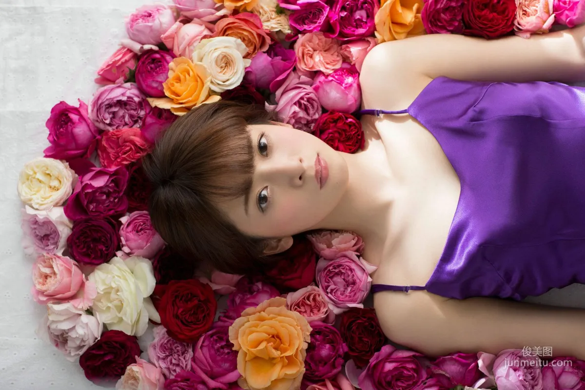 橋本奈々未《この透明感… ドキッ！》写真集 [YS Web] Vol.65320