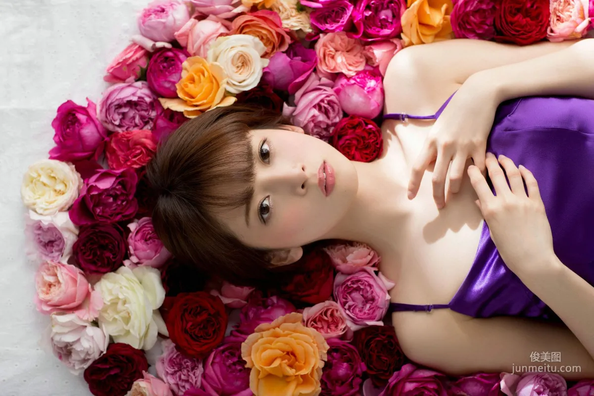 橋本奈々未《この透明感… ドキッ！》写真集 [YS Web] Vol.65319