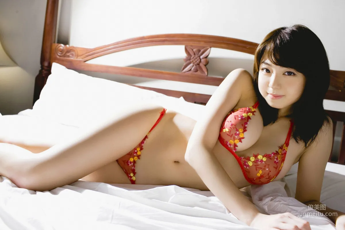 中村静香《ぷるぷるエンジェルNO.1》写真集 [YS Web] Vol.34890