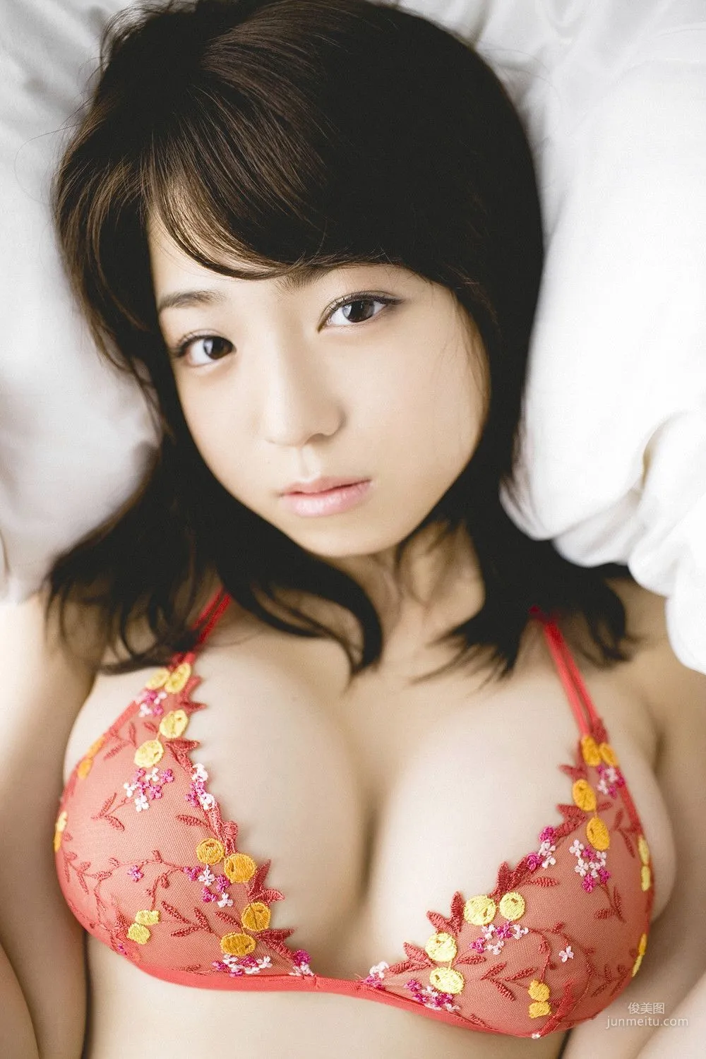 中村静香《ぷるぷるエンジェルNO.1》写真集 [YS Web] Vol.34894
