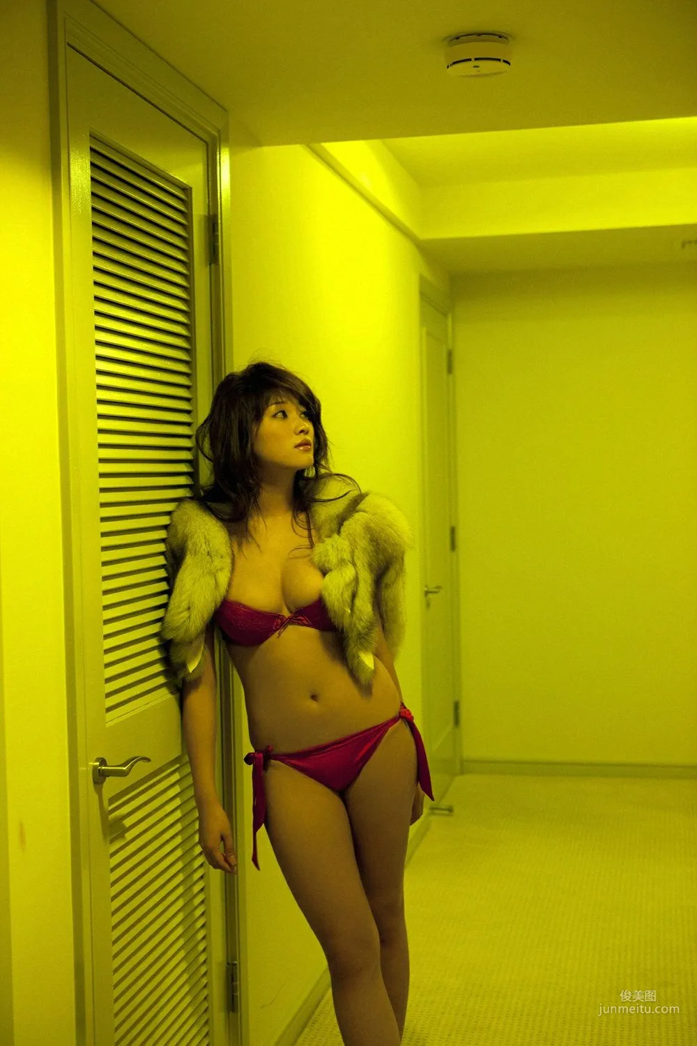 原幹恵《熱帯夜フェロモン》写真集 [YS Web] Vol.31457