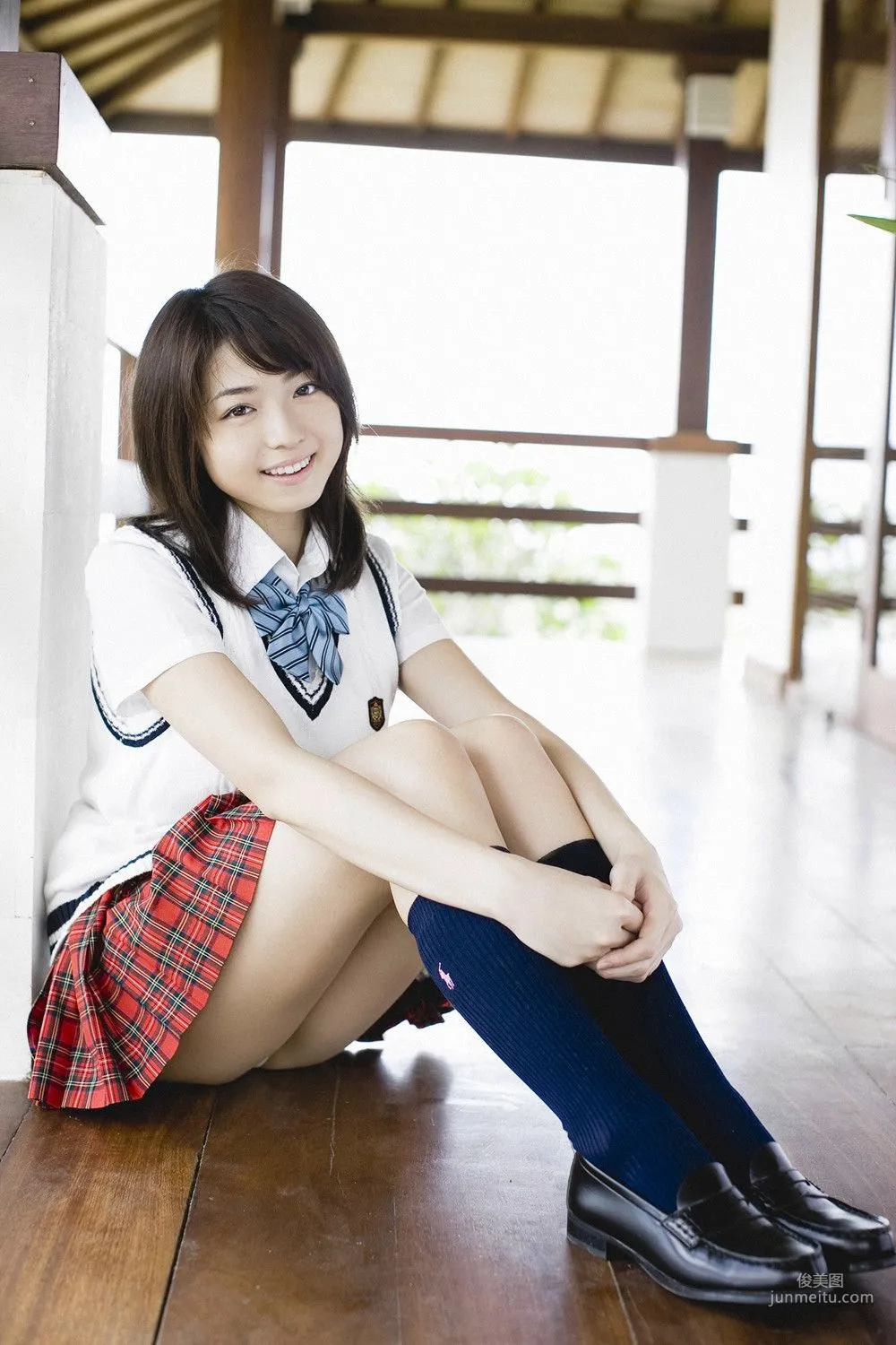 中村静香《ぷるぷるエンジェルNO.1》写真集 [YS Web] Vol.34811