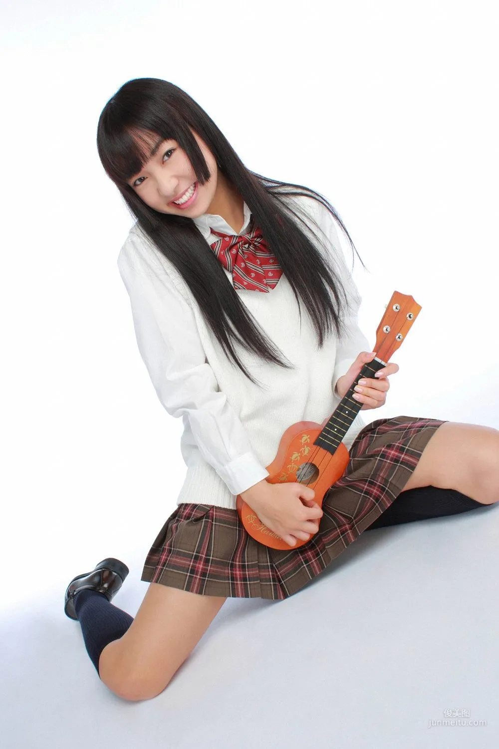 Kurumi Inoue 井上胡桃 UNDERAGE! 寫真集 [YS Web] Vol.285 26