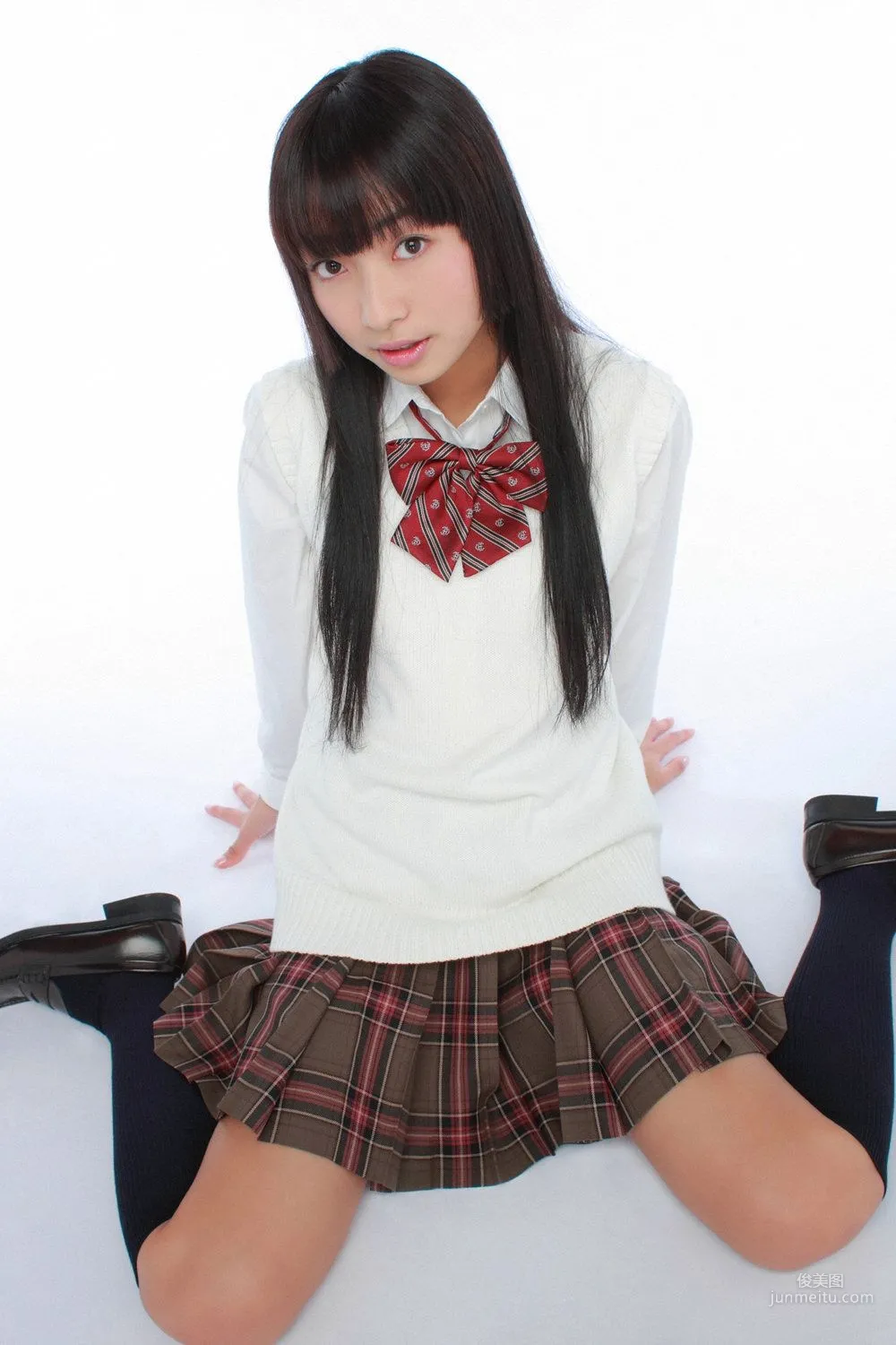 Kurumi Inoue 井上胡桃 UNDERAGE! 寫真集 [YS Web] Vol.285 19