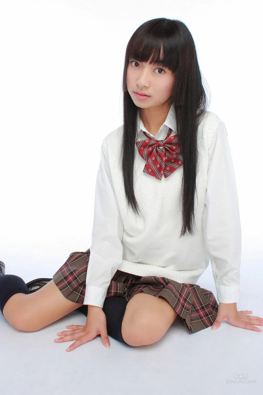 Kurumi Inoue 井上胡桃 UNDERAGE! 寫真集 [YS Web] Vol.285 23