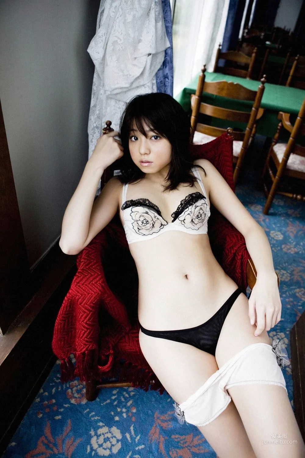 中村靜香《美少女生撮り》寫真集 [YS Web] Vol.291 59