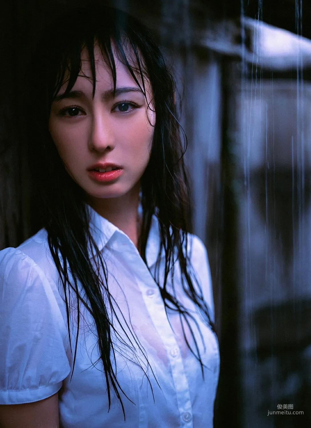 秋山莉奈《莉奈のもうひと雫》寫真集 [YS Web] Vol.234 31