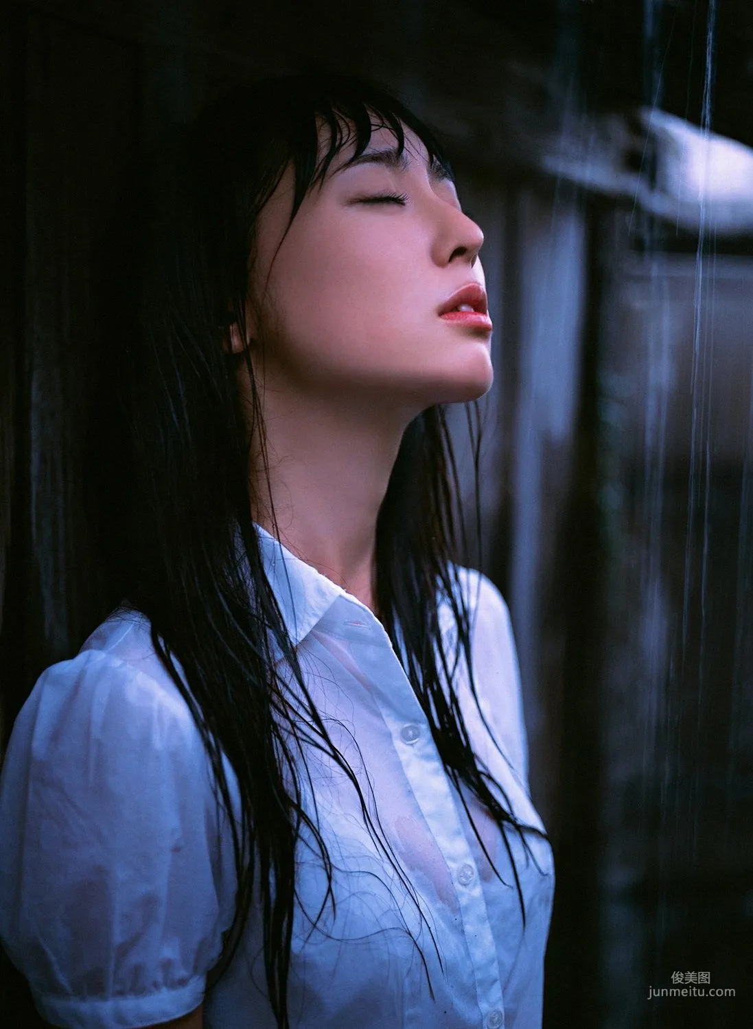 秋山莉奈《莉奈のもうひと雫》寫真集 [YS Web] Vol.234 29