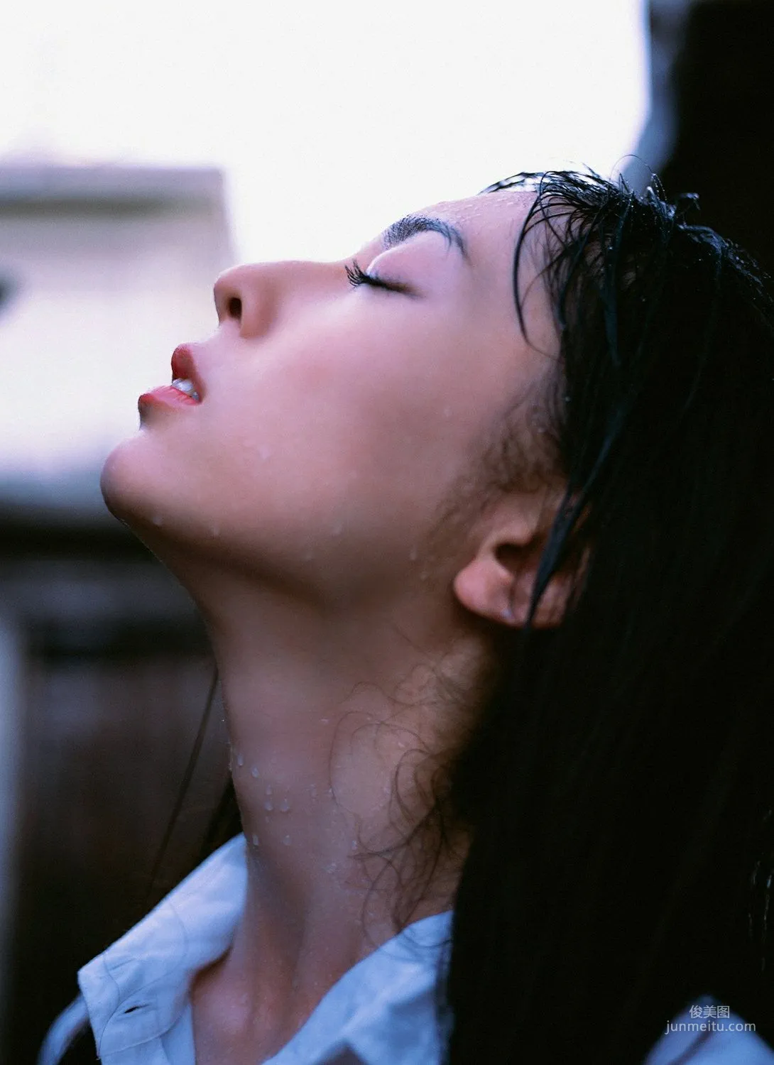 秋山莉奈《莉奈のもうひと雫》寫真集 [YS Web] Vol.234 32