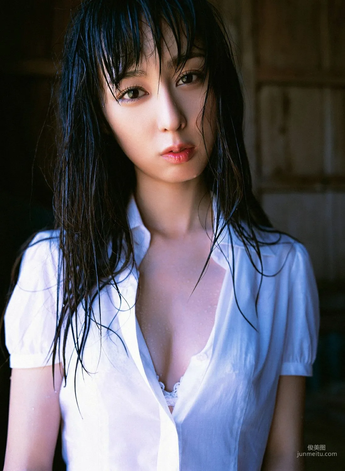 秋山莉奈《莉奈のもうひと雫》寫真集 [YS Web] Vol.234 35