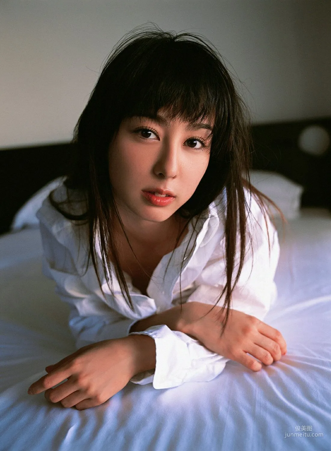 秋山莉奈《莉奈のもうひと雫》寫真集 [YS Web] Vol.234 61