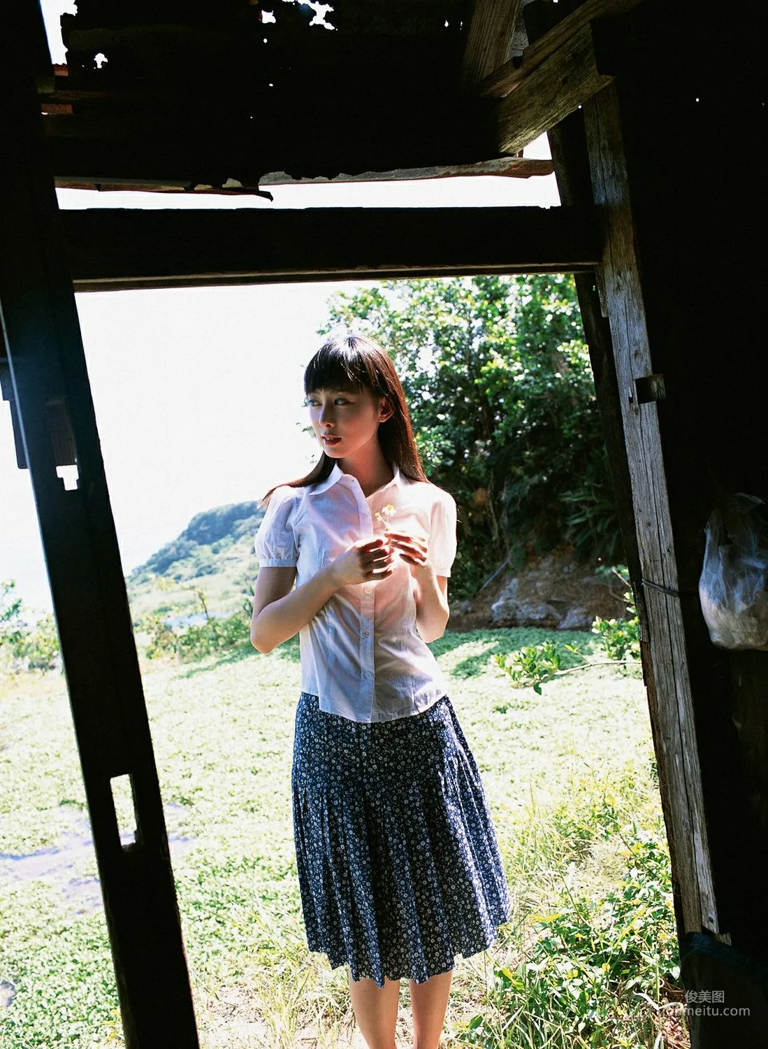 秋山莉奈《莉奈のもうひと雫》寫真集 [YS Web] Vol.234 58