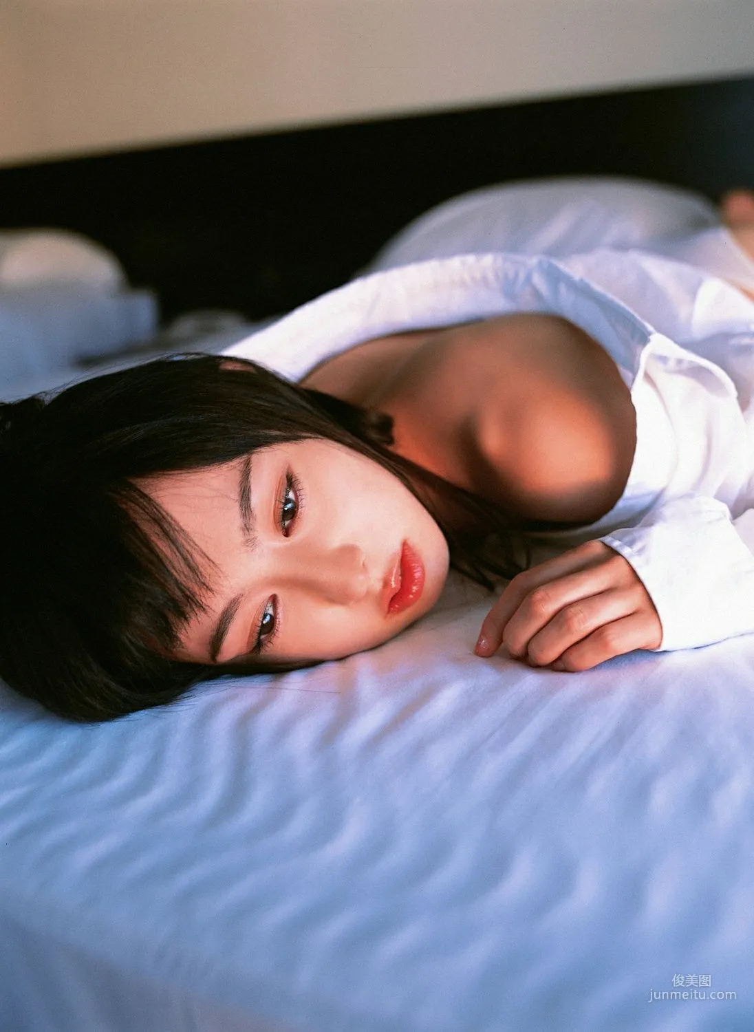 秋山莉奈《莉奈のもうひと雫》寫真集 [YS Web] Vol.234 62