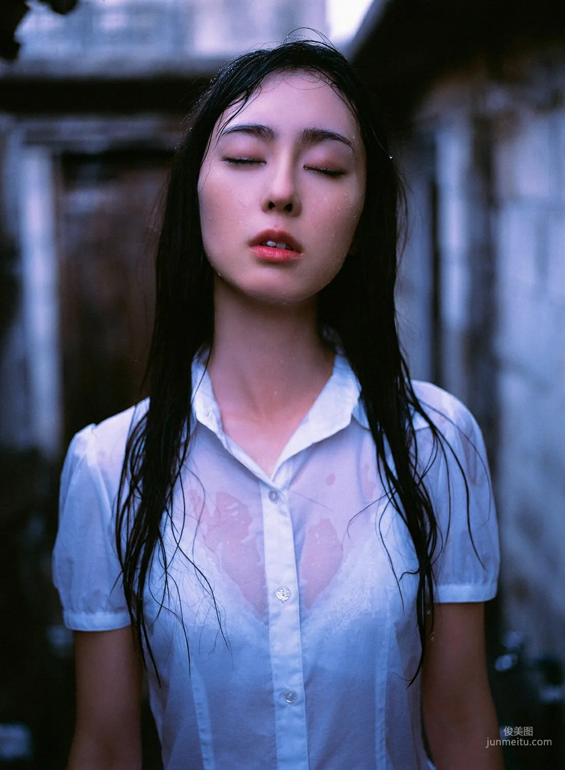 秋山莉奈《莉奈のもうひと雫》寫真集 [YS Web] Vol.234 28