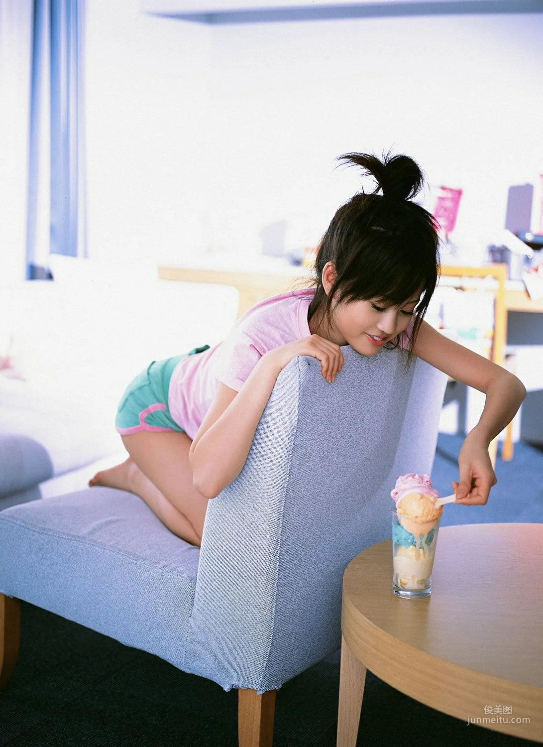 前田敦子《AKBのネ申、あっちゃん》写真集 [YS Web] Vol.2778