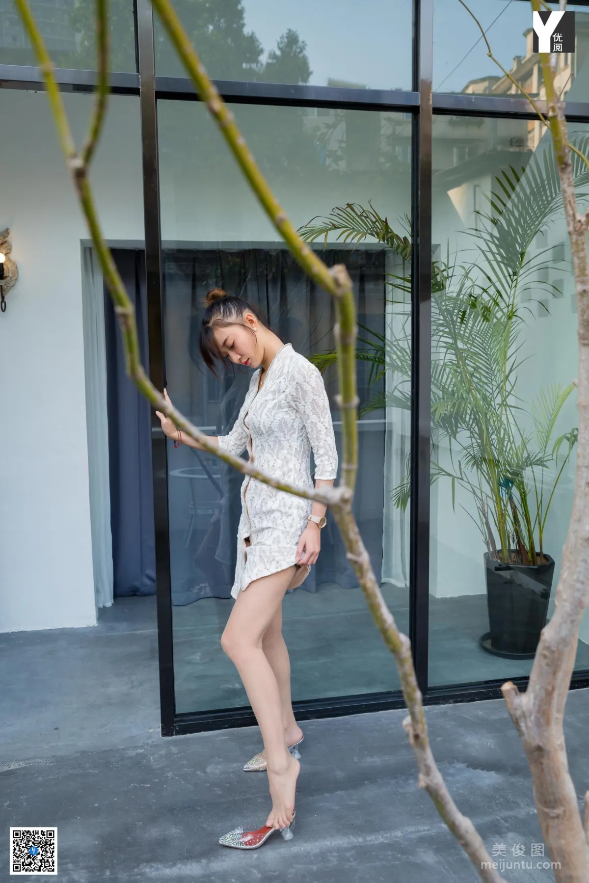 [異思趣向IESS] 模特 秋秋 《女友的家門口》 寫真集 33