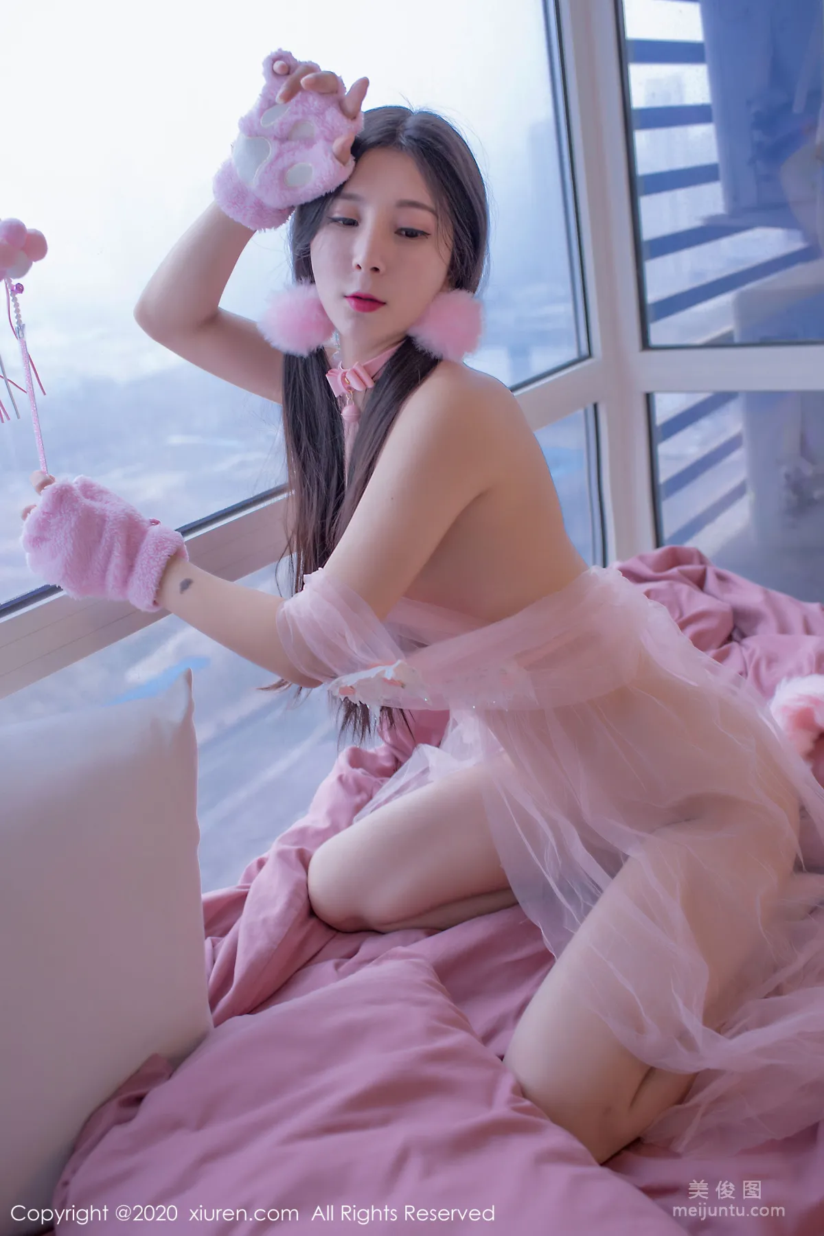[秀人XIUREN] No.2120 小蠻妖_honey 《真空裙+聖誕長腿+毛衣貓女》 寫真集 44