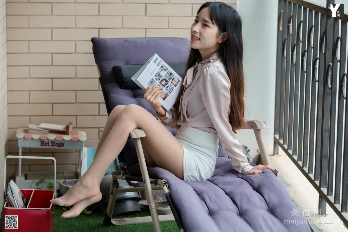 [異思趣向IESS] 模特 美子 《愛看書的女同事》 寫真集 54