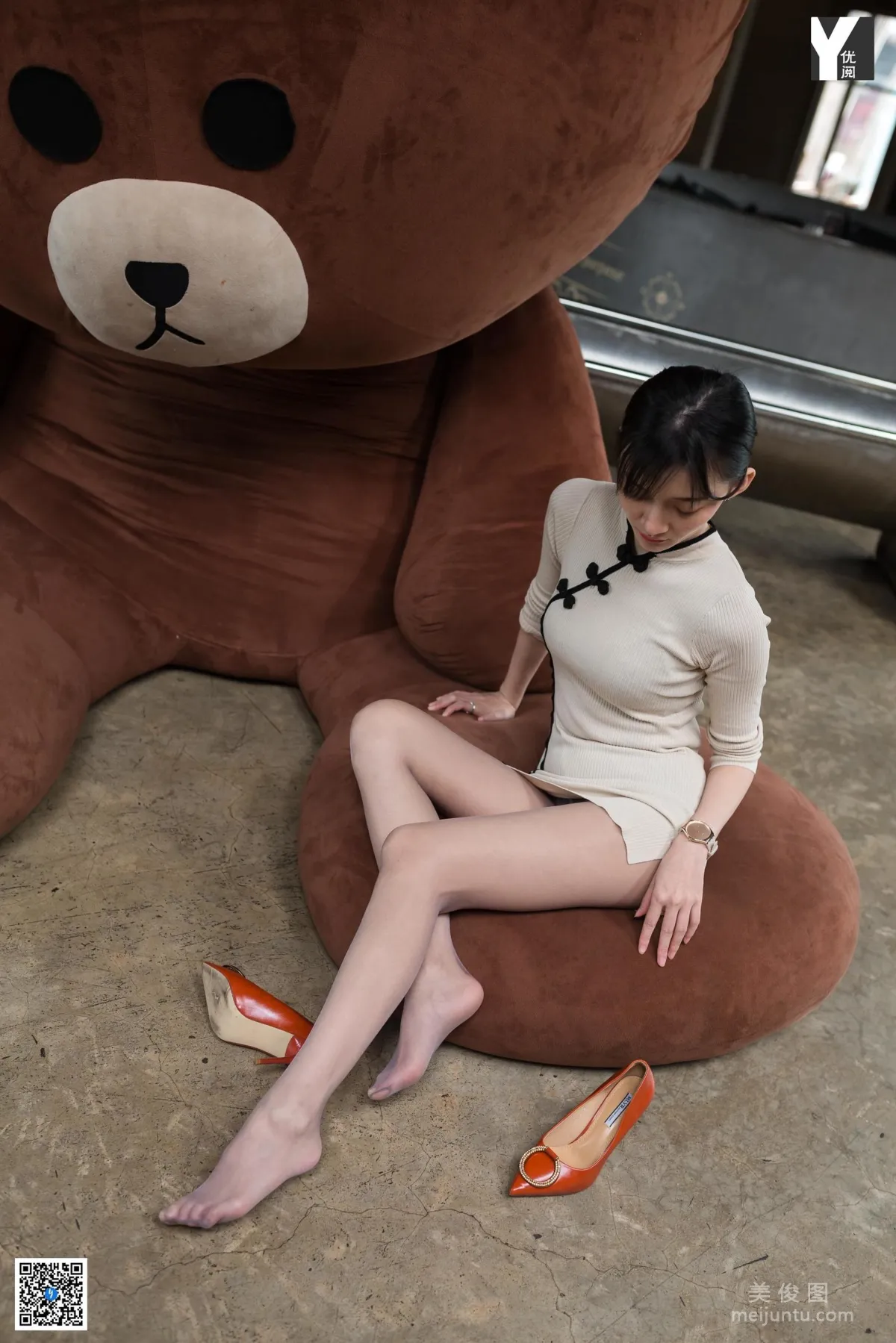 [異思趣向IESS] 模特 秋秋 《布朗熊之戀》 寫真集 27