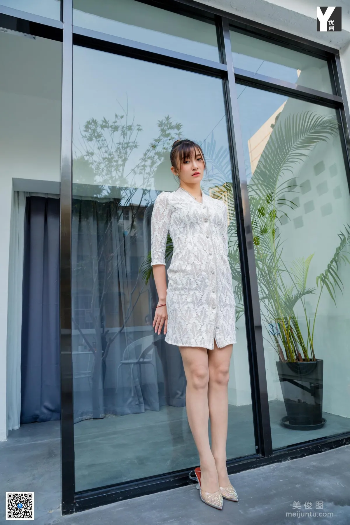 [異思趣向IESS] 模特 秋秋 《女友的家門口》 寫真集 28