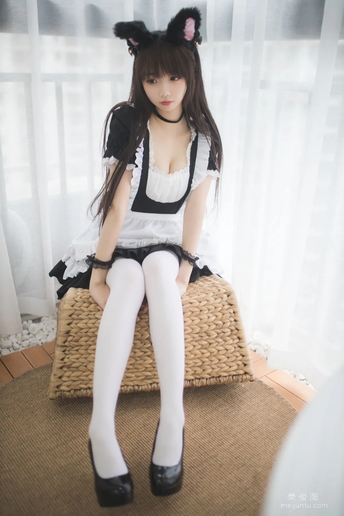 Coser小姐姐雪琪 《白絲女仆》 寫真集 14