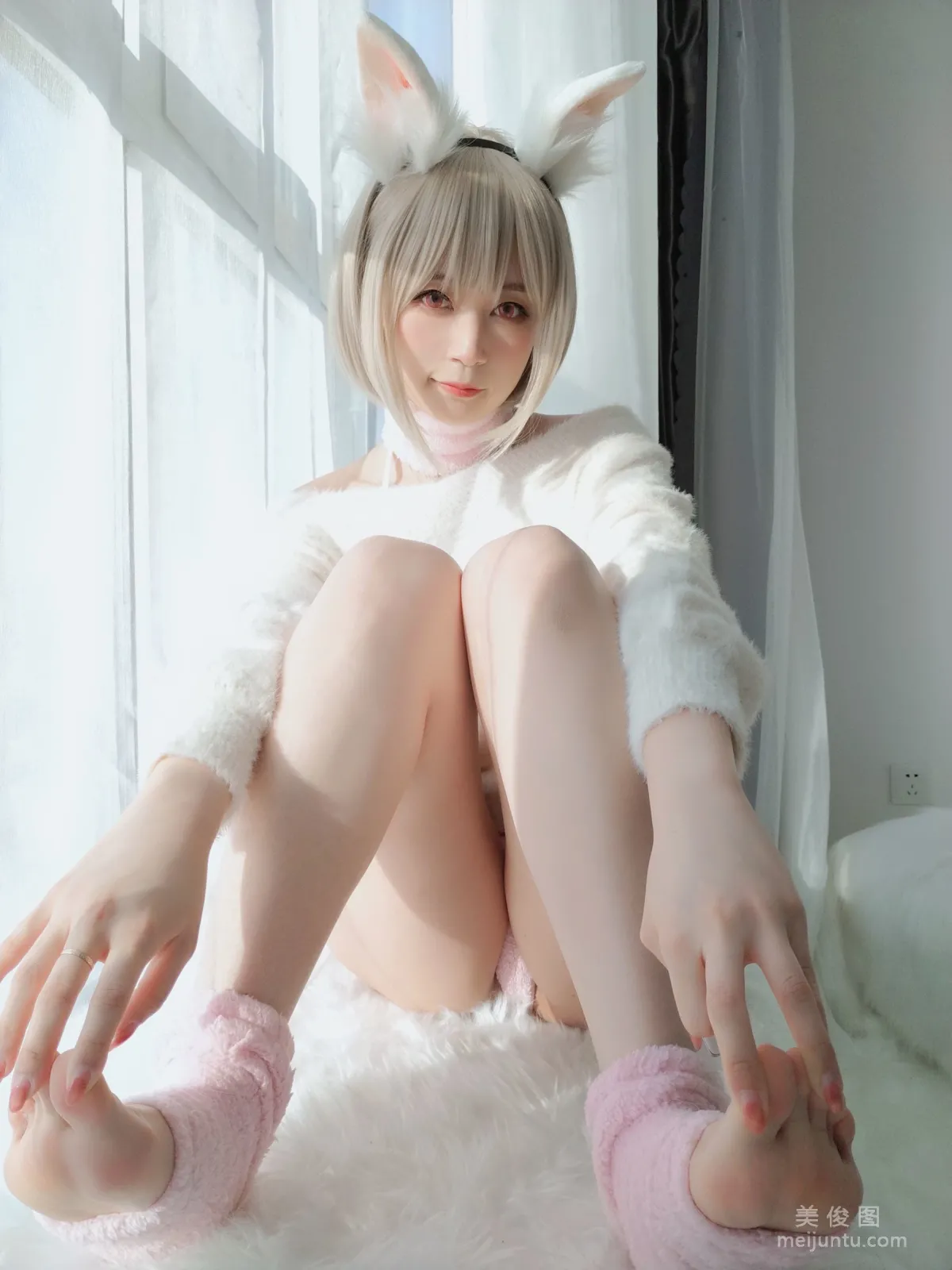 Coser小姐姐白銀81 《小白兔》 寫真集 24