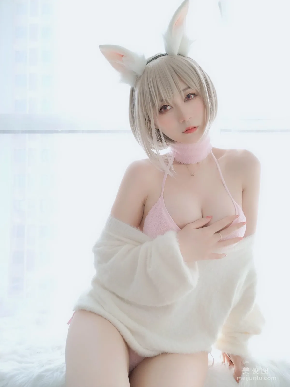 Coser小姐姐白銀81 《小白兔》 寫真集 33