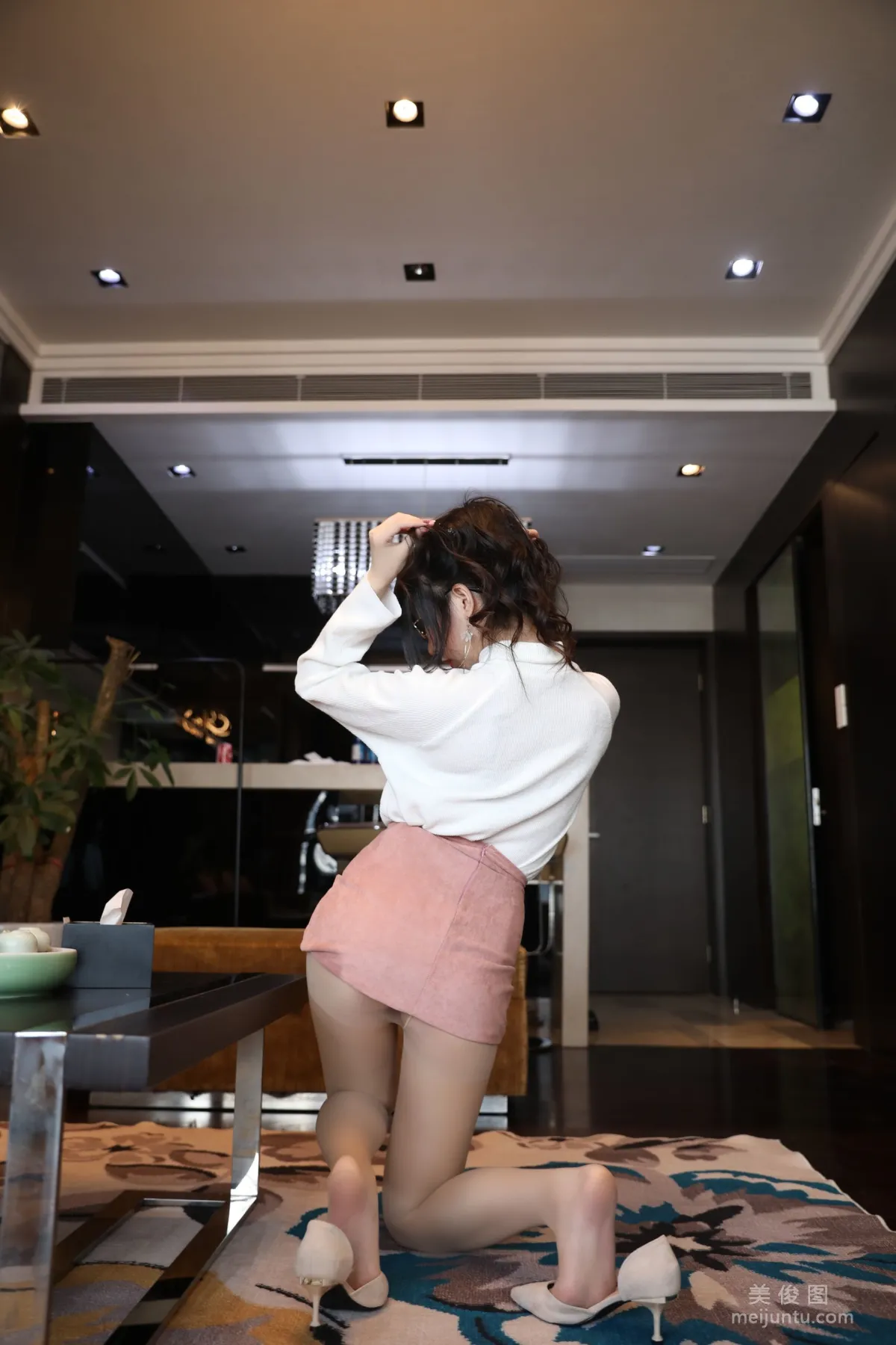 巨乳美女鹿野希 《单马尾眼镜娘》 写真集9