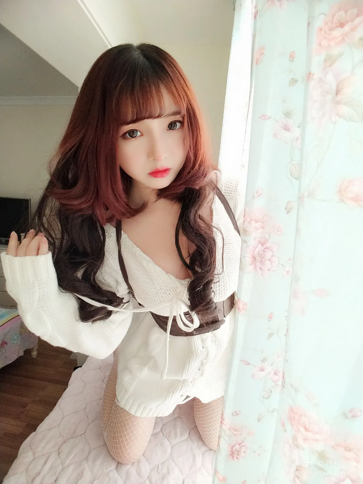 [網紅Coser] 古川kagura 《呼之欲出》 寫真集 2