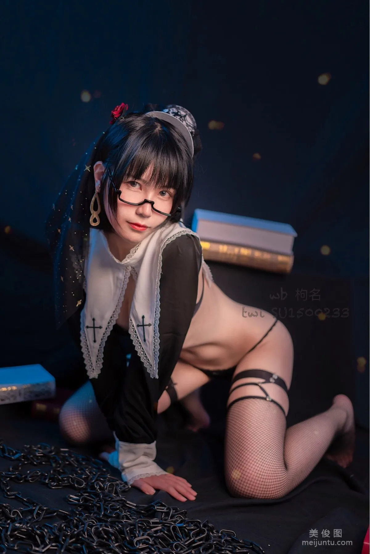 [網紅Coser] 逐月su 《修女》 寫真集 27