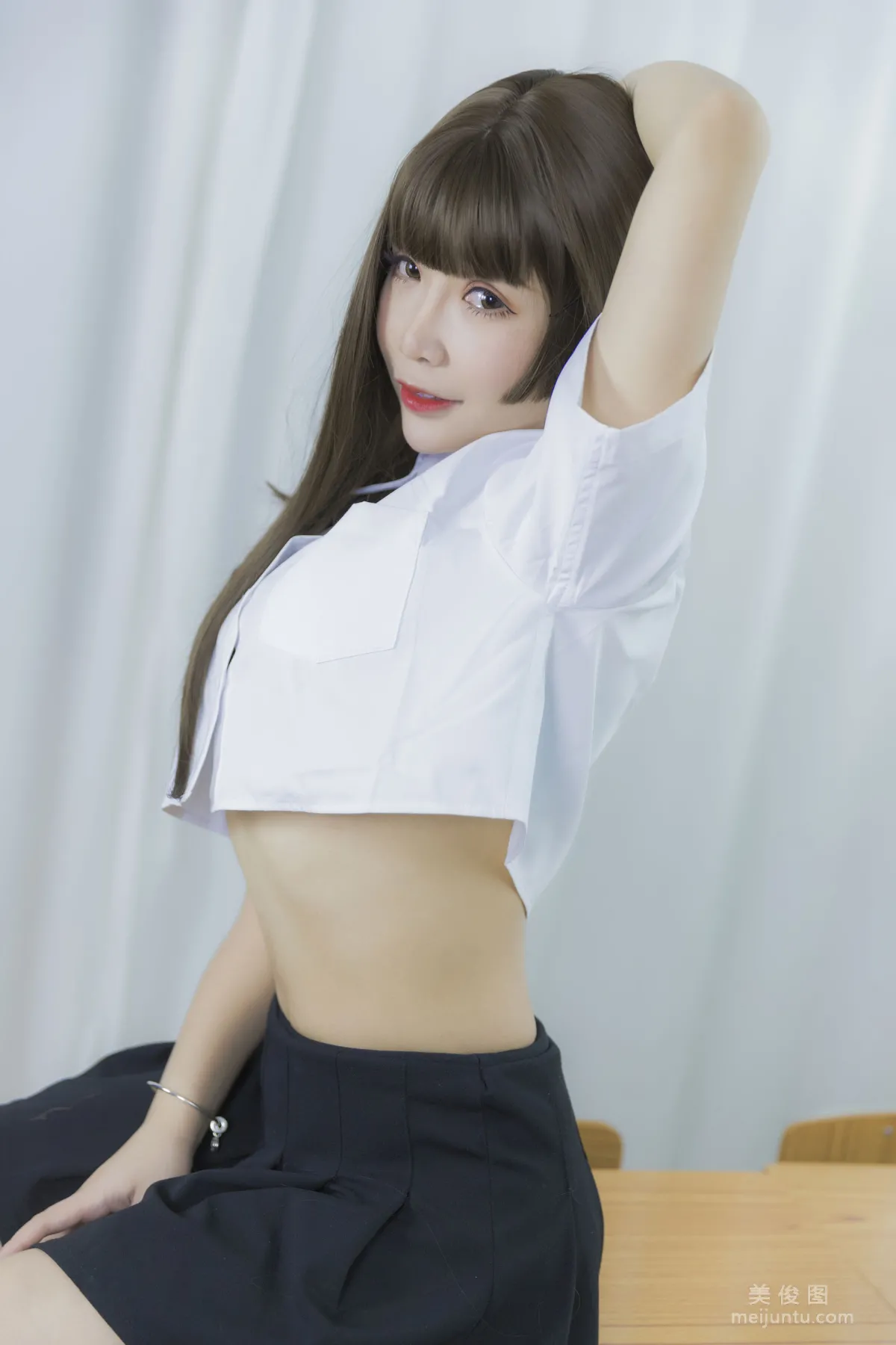 Coser妹子抱走莫子aa 《等你下課》 寫真集 9