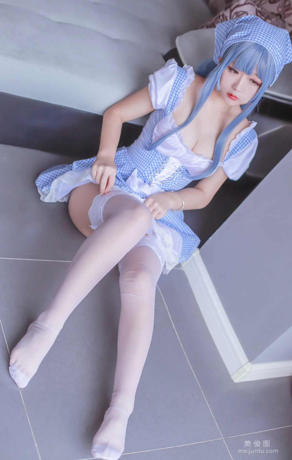 [网红Coser] 日奈娇 《蓝色女仆》 写真集10